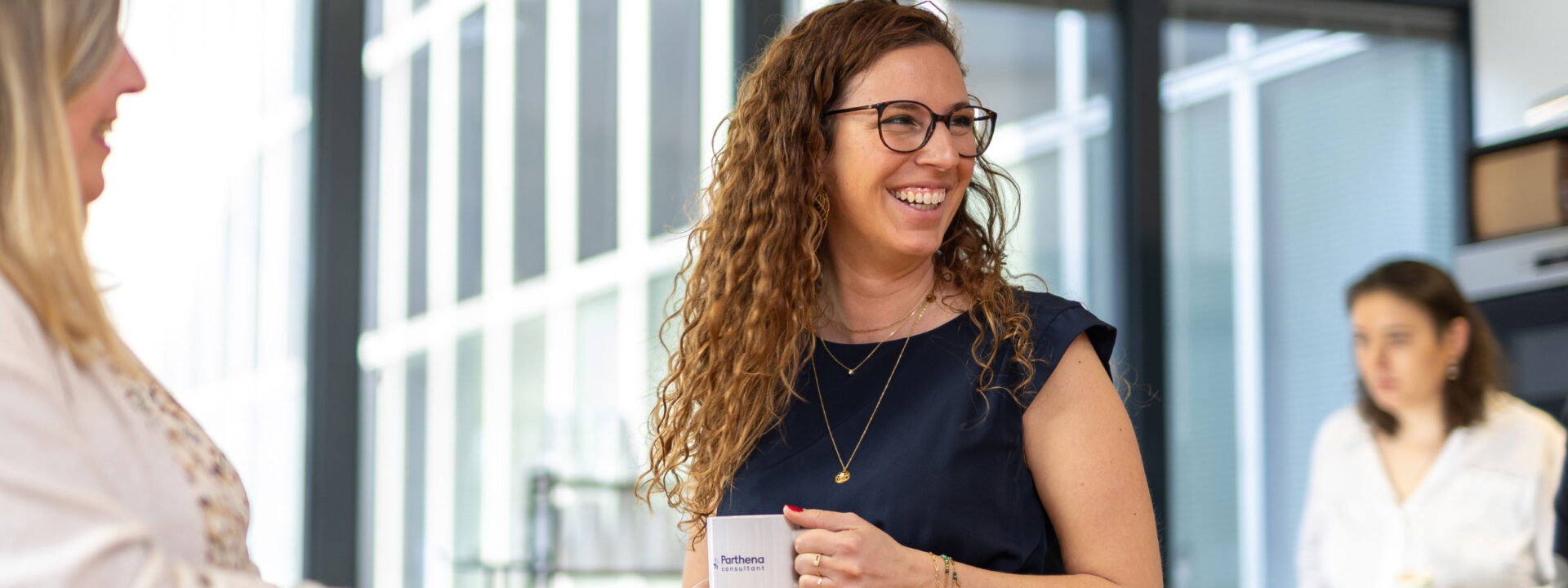 2025-visuel-home-page-parthena-consultant